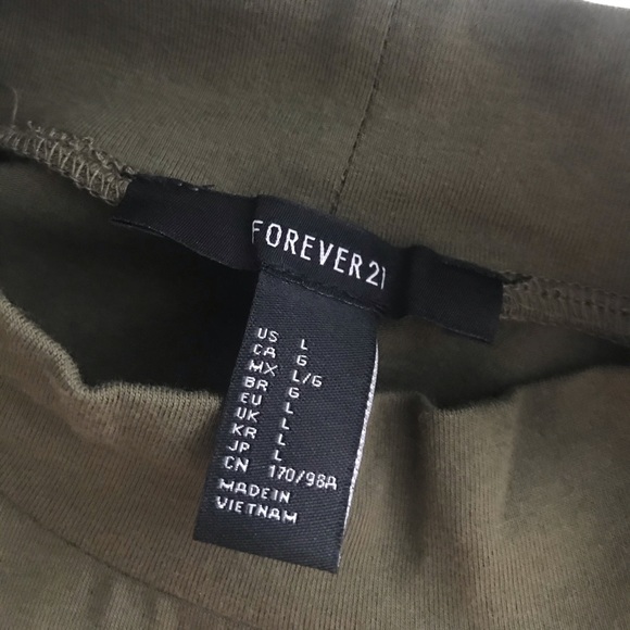 Tight fitting dress - Picture 2 of 2